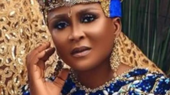 Ruth-eze-1-1024x1024_1-678×381