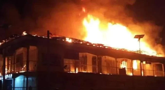 Sokoto Youths Burn APC Offices In Tambuwal, Block Highways Over Rising Insecurity, Hardship.